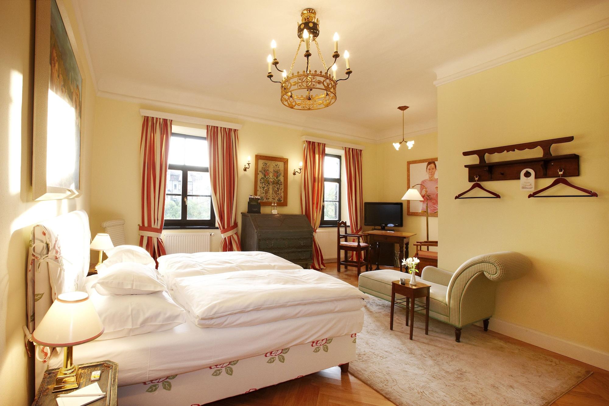 Schlossberghotel Graz Exterior foto A room at the hotel