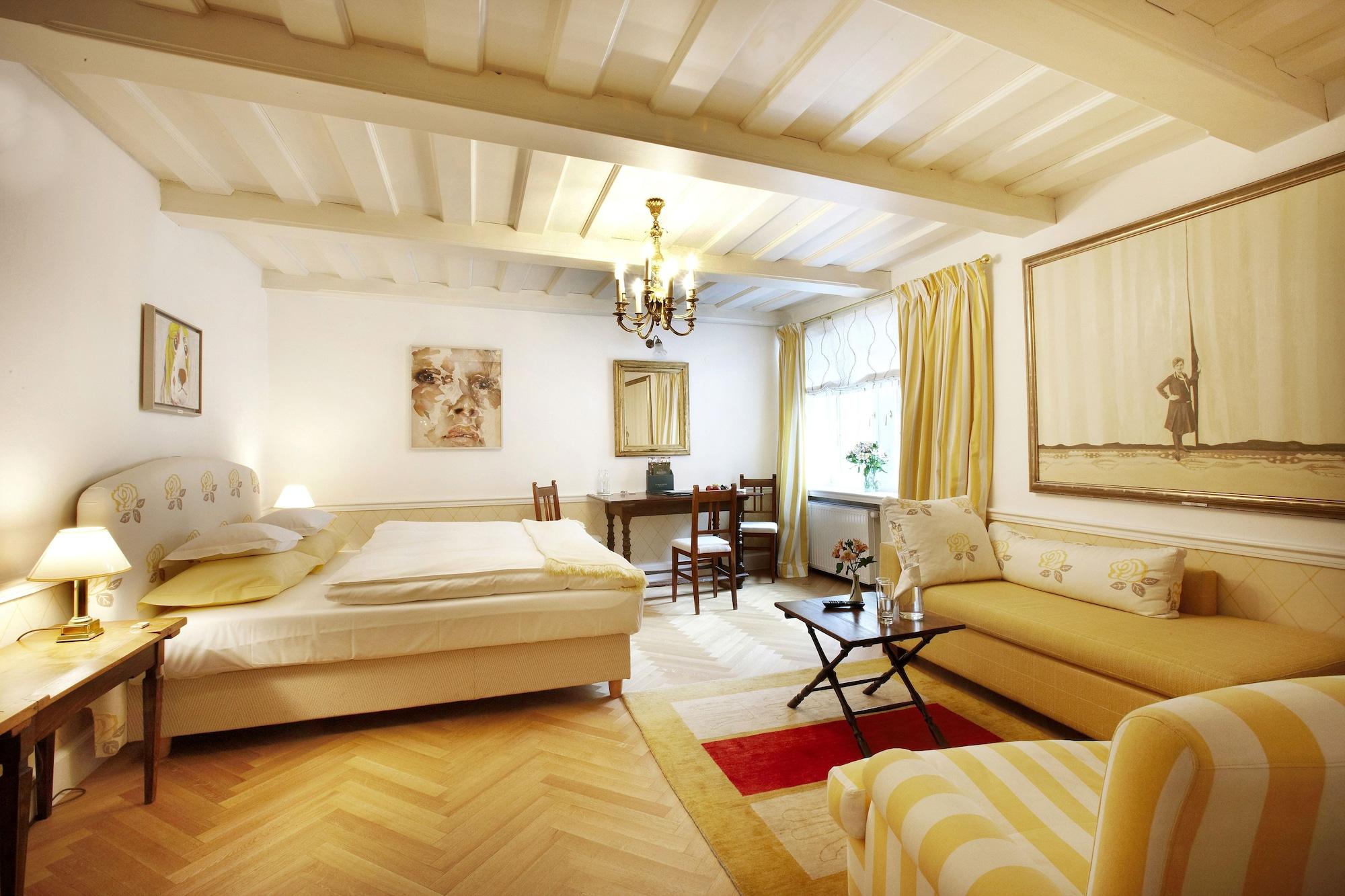 Schlossberghotel Graz Habitación foto A typical room at the Hotel Axelmannstein