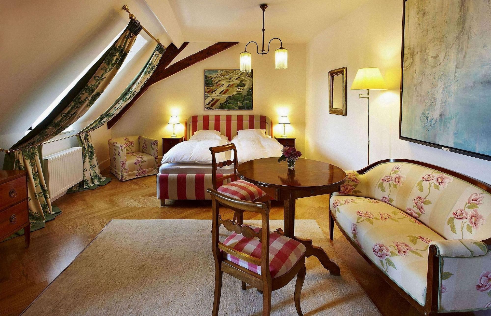 Schlossberghotel Graz Exterior foto A room at the Hotel Axelmannstein