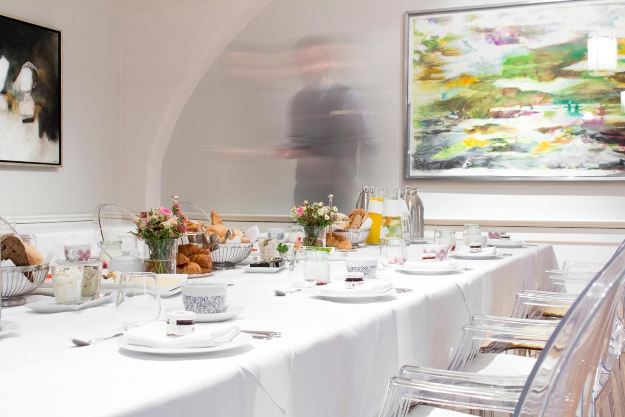 Schlossberghotel Graz Exterior foto The dining room at the 2012 Salon Prive