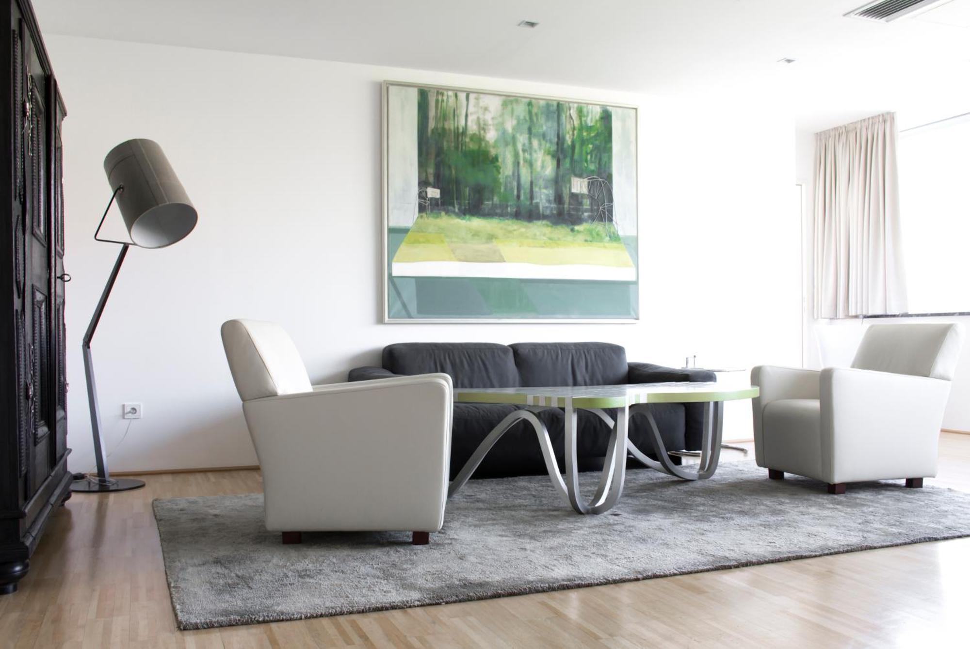 Schlossberghotel Graz Exterior foto A living room with a floor lamp