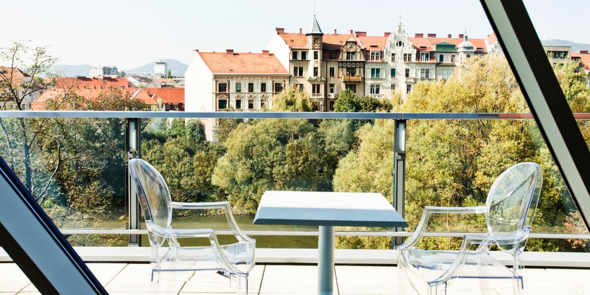 Schlossberghotel Graz Exterior foto A balcony