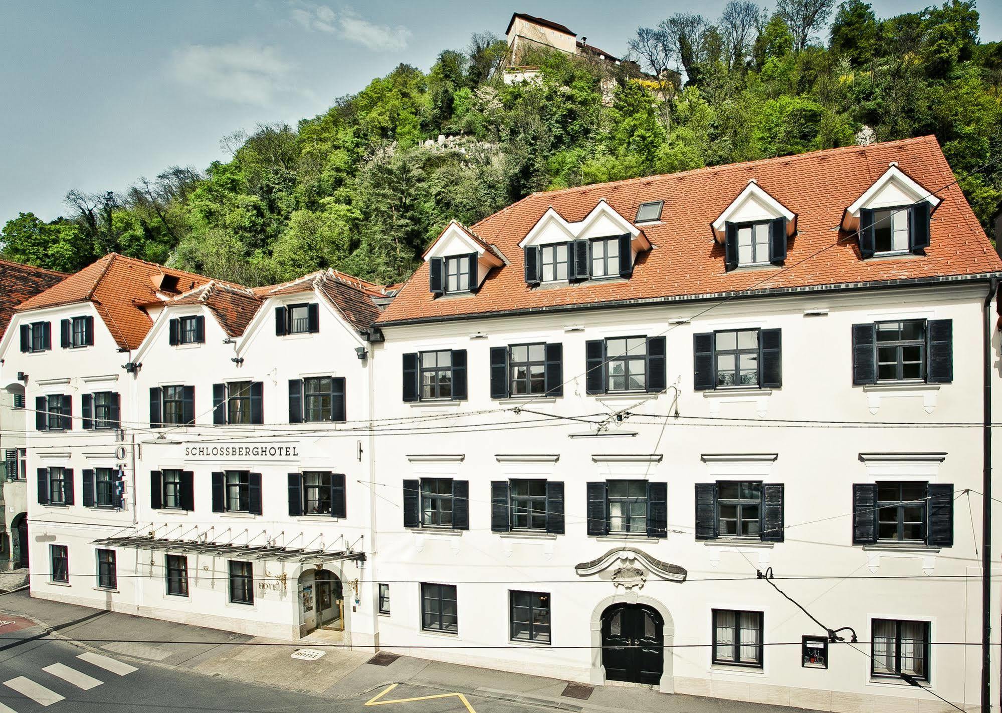 Schlossberghotel Graz Exterior foto The former Augustiner Chorherren brewery in Salzburg